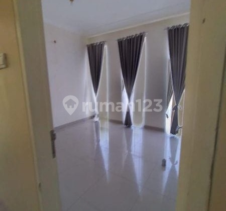 Dijual Rumah Minimalis 2 Lantai Siap Huni Lokasi Pakuwon City Dekat Hokky Supermarket ITS Merr Galaxy Mall