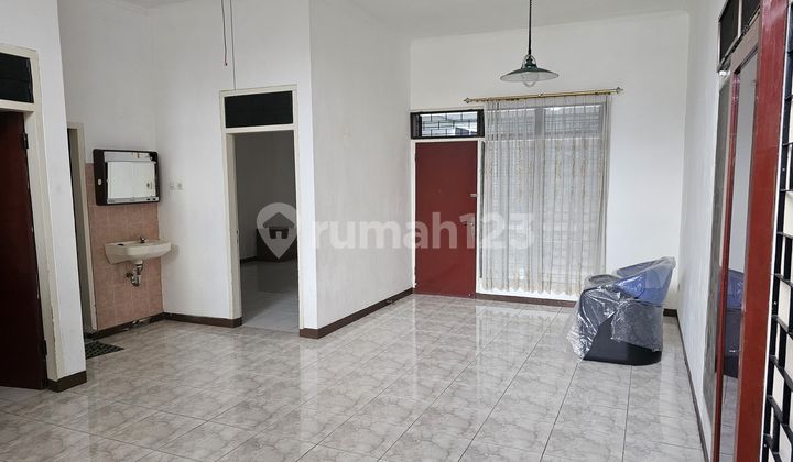 Disewakan Rumah 1 Lantai Siap Huni Lokasi Kertajaya Dekat ITS Galaxy Mall Pakuwon City 2