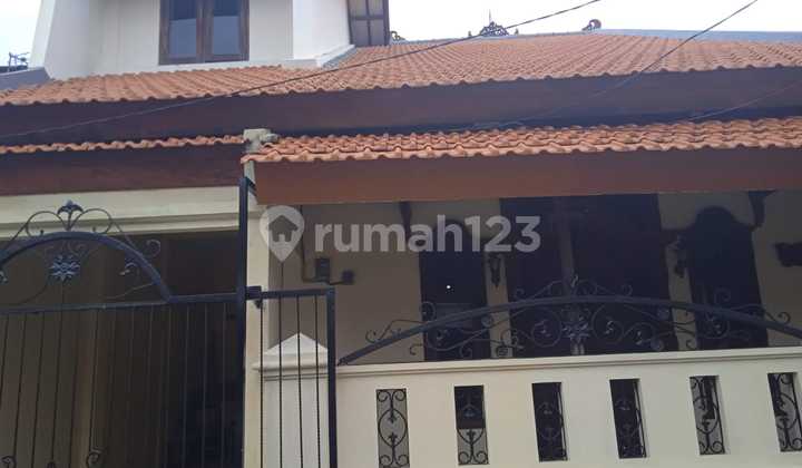 FOR SALE: 3-STORY AFFORDABLE HOUSE, MOVE-IN READY, LOCATED IN PEPLEGI NEAR MITRA KELUARGA HOSPITAL WARU, BUNGURASIH TERMINAL, AND JUANDA AIRPORT 2