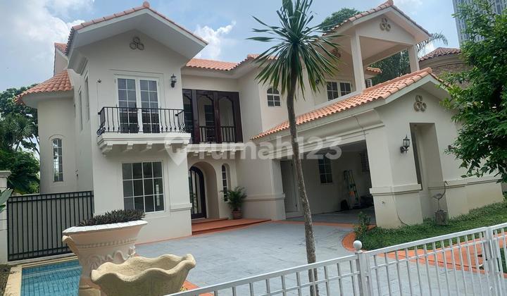 For Rent Nice House Neat With Swimming Pool in Lippo.village Tangerang 2