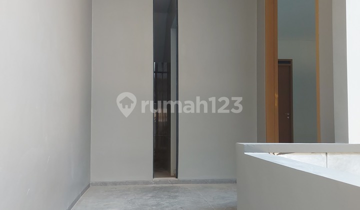 Rumah Baru Modern Tropis Mewah Siap Huni di Setra Duta Rumah Baru Modern Tropis Mewah Siap Huni di Setra Duta