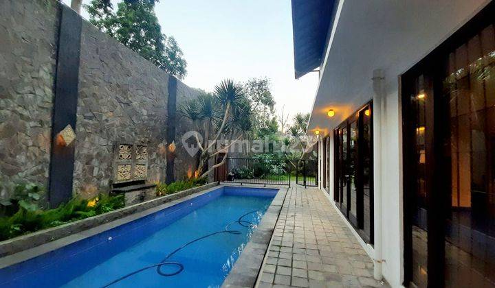 Rumah Mewah Private Pool di Hegarmanah Bandung 5 menit ke Dago 1