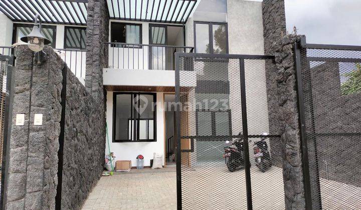 Rumah Baru Modern Tropis Di Setiabudi Bandung Ada Private Pool 1