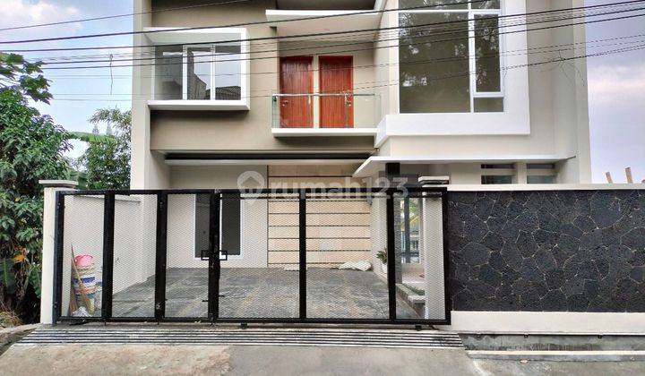 Rumah Baru Modern Siap Huni Dalam Komplek Di Gegerkalong Bandung 1