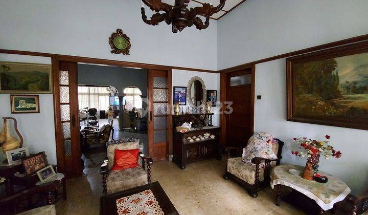 Rumah Asri Strategis Pusat Kota Bandung Area Riau Dekat Mall Ibcc