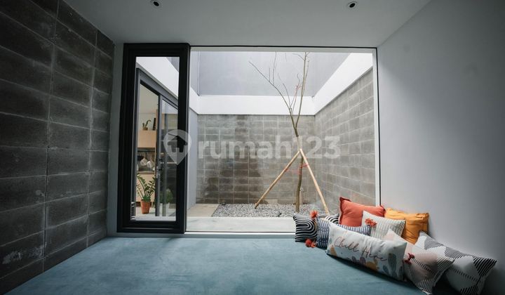 Comfortable Green Industrial Concept House on Gegerkalong Wing, Bandung 2