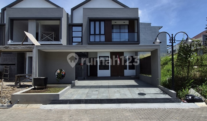 Cash Back 11% VAT Luxury House in Elite Cluster, Setiabudi, Bandung 2