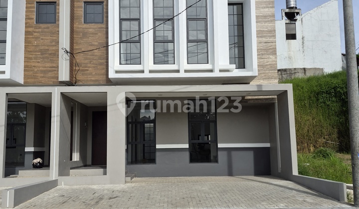 Cash Back 11% VAT Brand New Ready to Live House in Setiabudi Bandung 2
