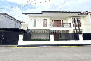 Rumah Asri Strategis di Turangga Buah Batu Bandung Dekat Mall Tsm