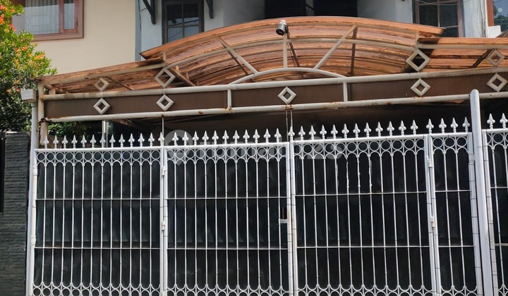 Rumah Strategis Di Perumahan Sarijadi Bandung Dekat Maranatha 1