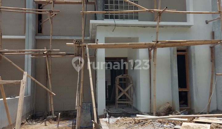 Tropical New House in Ciwaruga Cluster, Gegerkalong Wing 2