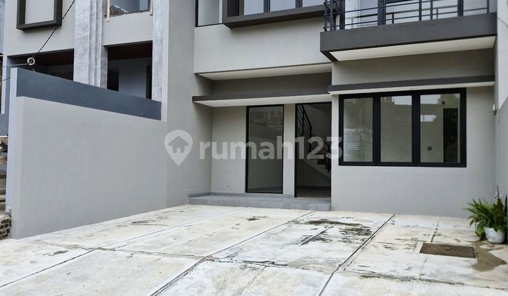 Rumah Modern Tropis 2 Lantai Di Gegerkalong Pondok Hijau Indah 2
