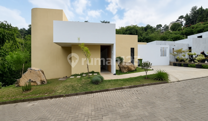 Villa Mewah Udara Sejuk Kolam Renang Privat di Area Dago Pakar Villa Mewah Udara Sejuk Kolam Renang Privat di Area Dago Pakar