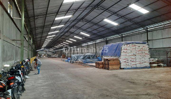Gudang di tepi jalan raya semarang kendal 1