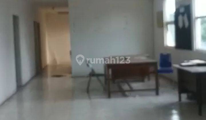 Gudang nempel jalan raya propinsi 2