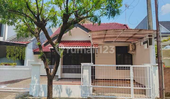 Cozy House in Kemang Pratama 1