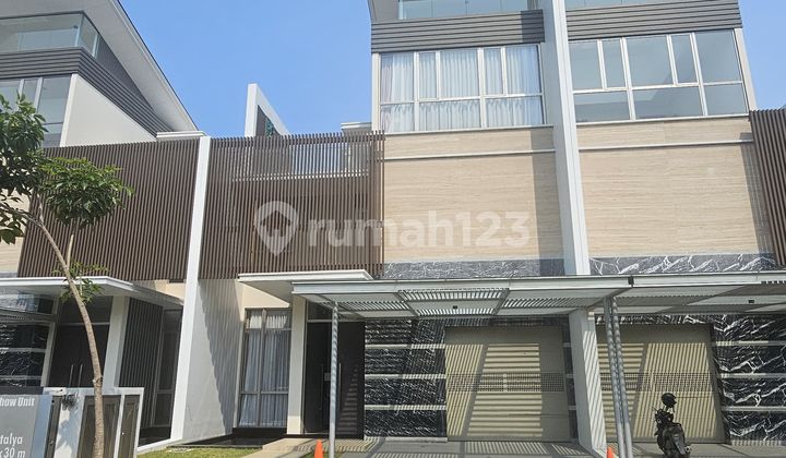 Rumah Golf Island Pik Type Catalya Uk 10X30 3Lantai, Lift, Siap Huni