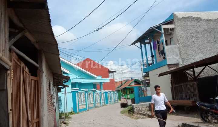 Tanah Nempel Jalan Utama Sukmajaya Dilalui Banyak Kendaraan 4