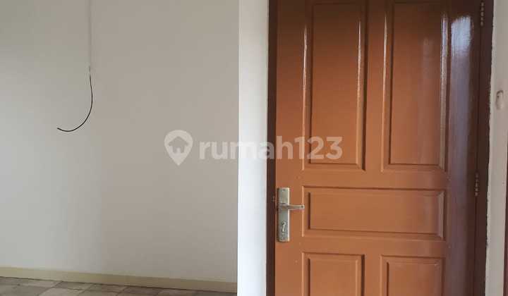 Ruko 150 m 2 lantai bagus Cinere, strategis! 3