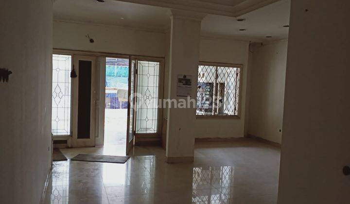 Ruang usaha rumah 3lantai Kemang Timur utk resto, caffe, kantor, dll 3