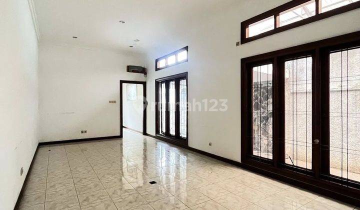 Dijual harga NJOP rumah di Salemba cocok untuk dijadikan space komersial, lokasi strategis 2