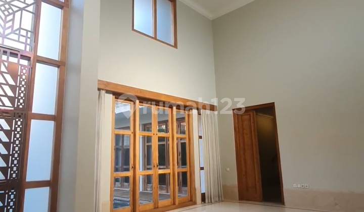 Exotic Lux Wooden House In Kemang | Nice House 2