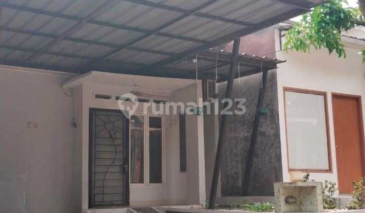 Asri House in a Complex Near Limo Toll Road