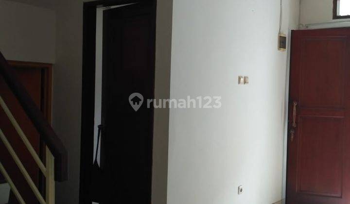 Disewakan Rumah Dalam Komplek di Cinere 4