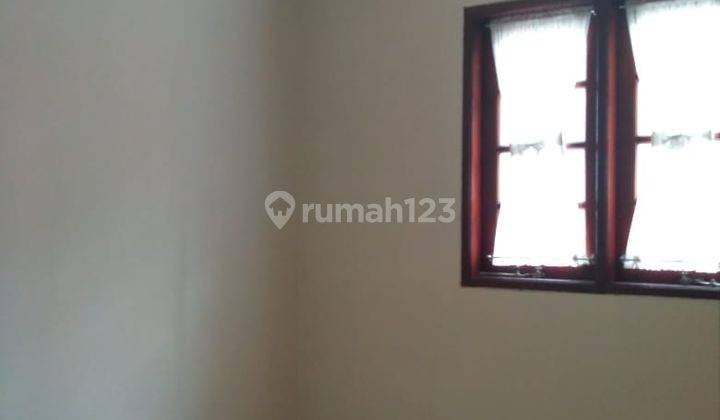 Disewakan Rumah Dalam Komplek di Cinere 8