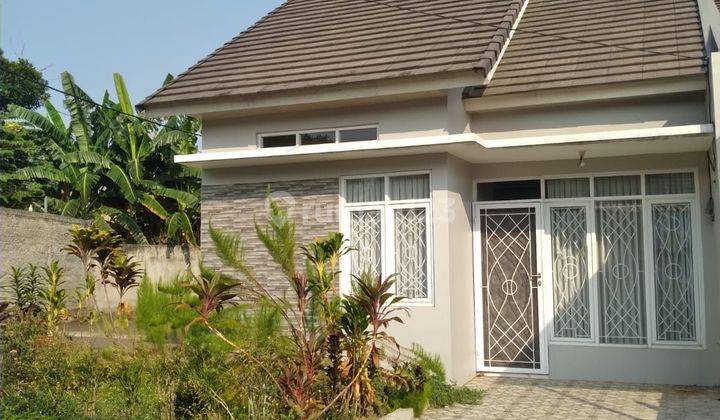 Rumah Dijual Di Limo Dalam Komplek Dengan Lingkungan Asri Dan Nyaman, Depok 1