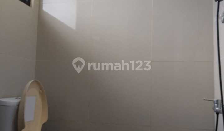 Spacious 1-Story Ready-to-Occupy House in Sawangan, Depok 2