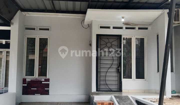 Asri House in a Complex Near Limo Toll Road