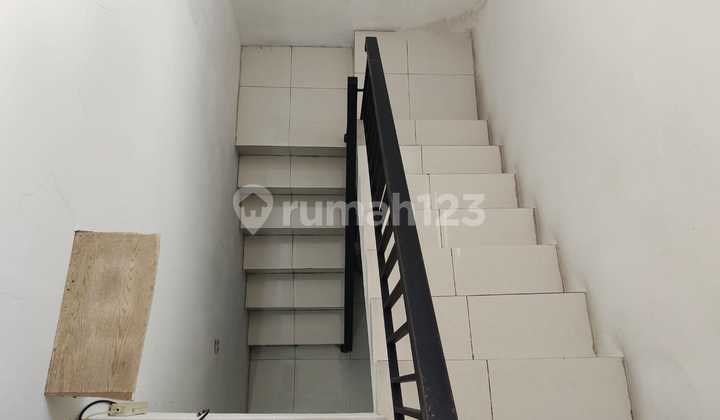 Rumah 2 Lantai di Ciputat Dekat Pintu Tol Desari  2