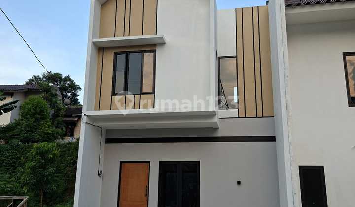 2-Story House in a Strategic Location in Cinere, South Jakarta 2-Story House in a Strategic Location in Cinere, South Jakarta