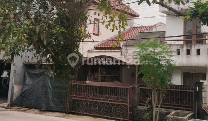 Rumah Lokasi Strategis Dekat Sekolah Lazuardi di Cinere, Depok