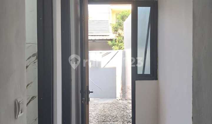 Rumah Dalam Komplek Dekat Living Plaza Cinere 2