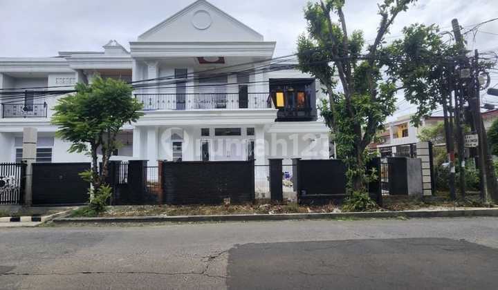 Classic Luxury House Megapolitan Cinere Depok. Brand New !!