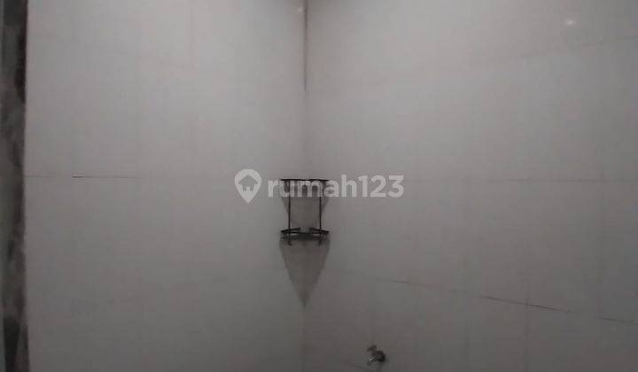 Rumah Disewakan 2 Lantai Lokasi Strategis Di Cinere Limo, Depok 2