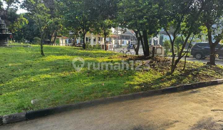 Strategic Location House Near Lazuardi School in Cinere, Depok 2