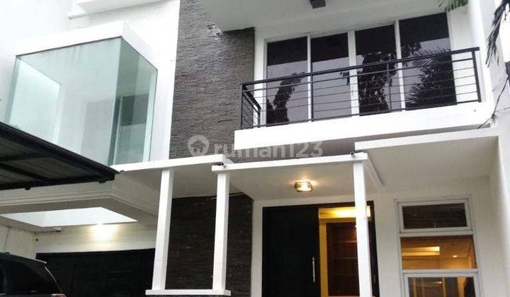 Dijual Rumah Lokasi Strategis di Royal Fountain Pangkalan Jati 1