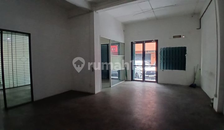 Rental of a Twin Shophouse in the Office Area of Golden Plaza Fatmawati Complex Rental of a Twin Shophouse in the Office Area of Golden Plaza Fatmawati Complex