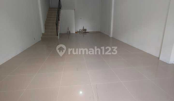 For Rent Strategic Shop House by the Roadside - Radio Dalam 2