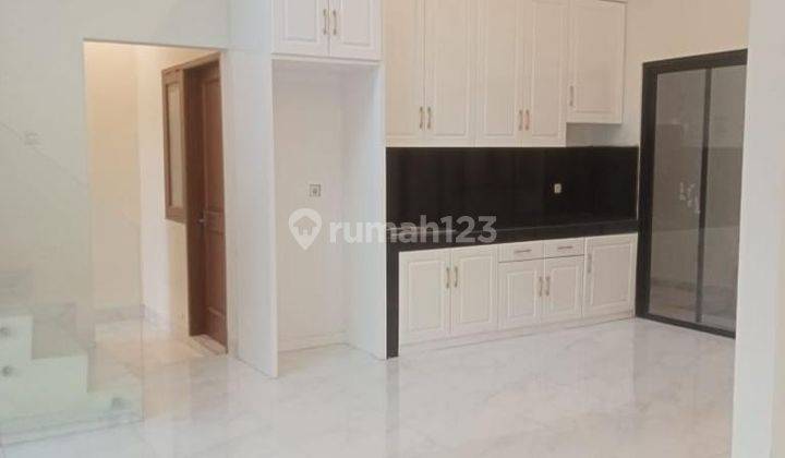 Dijual Rumah Baru Lokasi Strategis, di Area Jatipadang 1