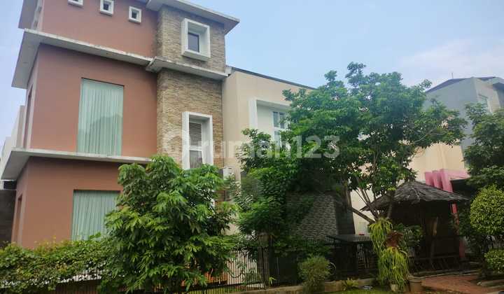 FOR SALE BSD PUSPITA LOKA HOEK HOUSE, NEAR HIGHWAY ACCESS AND AL AZHAR SCHOOL FOR SALE BSD PUSPITA LOKA HOEK HOUSE, NEAR HIGHWAY ACCESS AND AL AZHAR SCHOOL