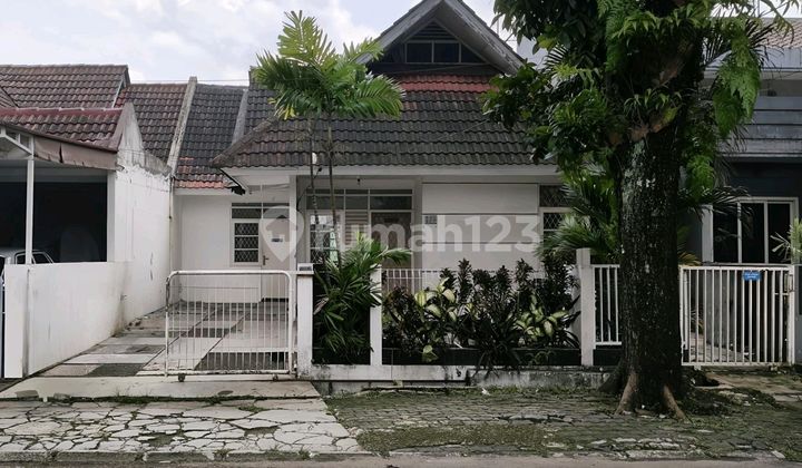 Rumah Bagus Luas Pinggir Jalan Griya Loka BSD