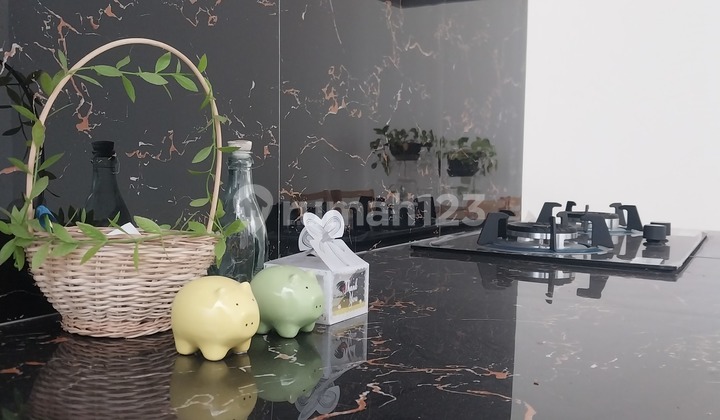 Rumah Bagus Belakang Pasmod Griya Loka BSD