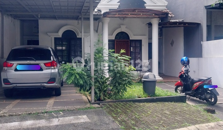 Sweet Comfortable 1.5-Story House in BSD Taman Crysant 2