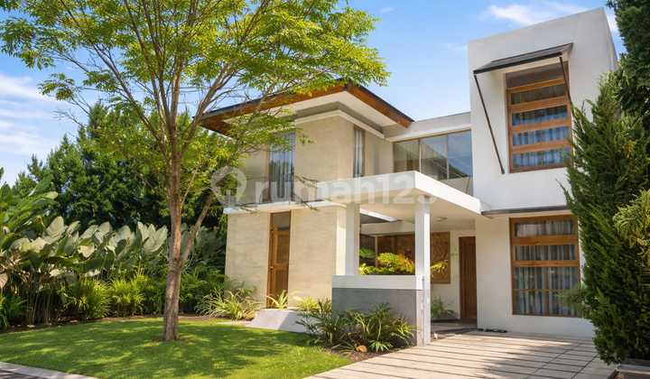 Rumah Cantik Elegan Siaphuni Versailes BSD City