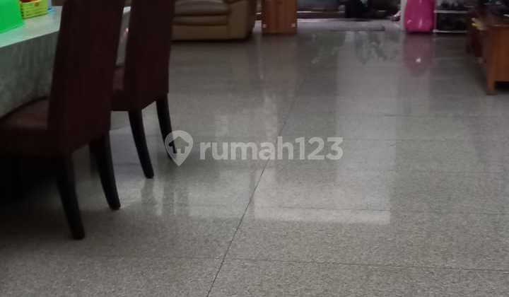 Garden Villa House in Meruya 2 Floors Ready to Live Strategic Location Garden Villa House in Meruya 2 Floors Ready to Live Strategic Location