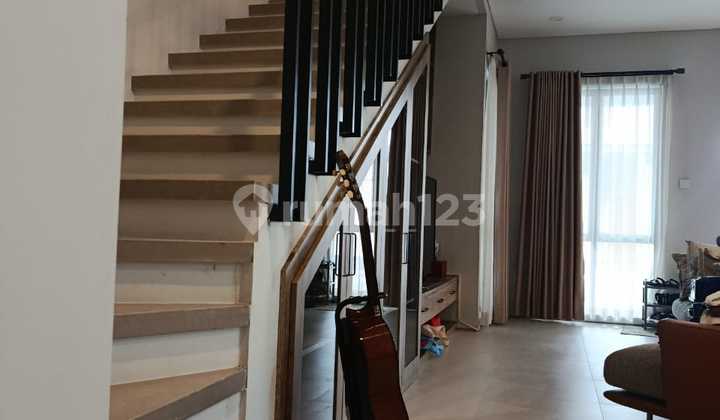 House Still New, Furnished in a New Complex in Setraduta Bandung